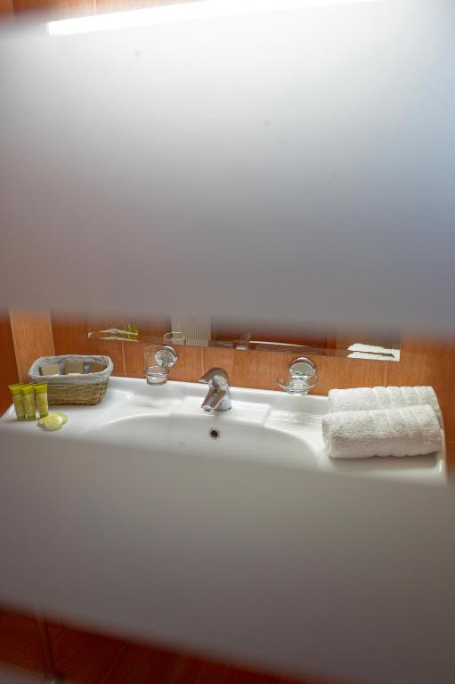 Двухместный (Двухместный номер эконом-класса с 1 кроватью или 2 отдельными кроватями) отеля Agrinio Imperial Hotel, Агринион