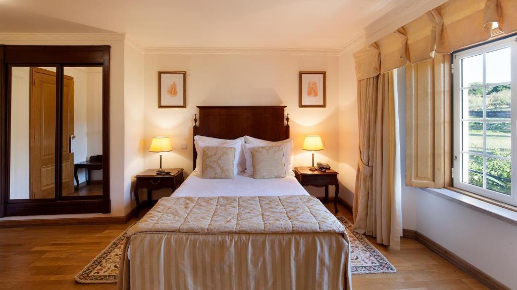 Двухместный (Улучшенный двухместный номер с 1 кроватью) отеля Hotel Club d'Azeitao, Сетубал
