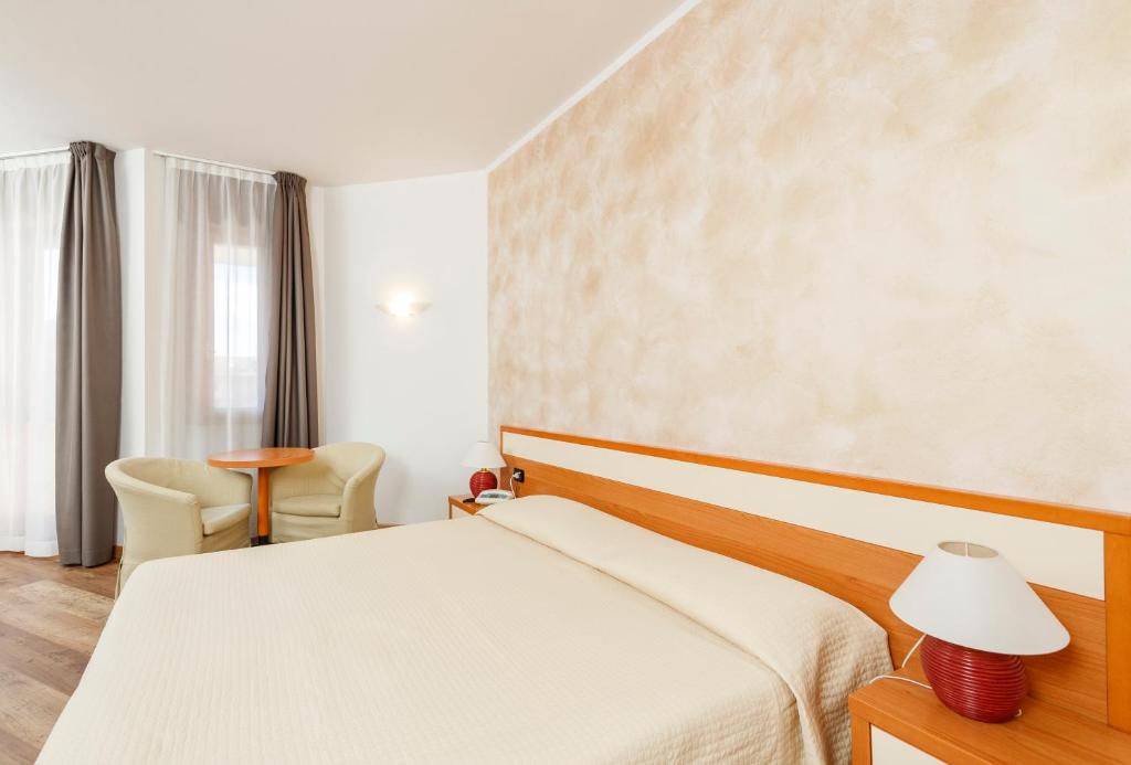 Двухместный (Стандартный двухместный номер с 1 кроватью - Одноместное размещение) отеля Palace Hotel Città, Арко