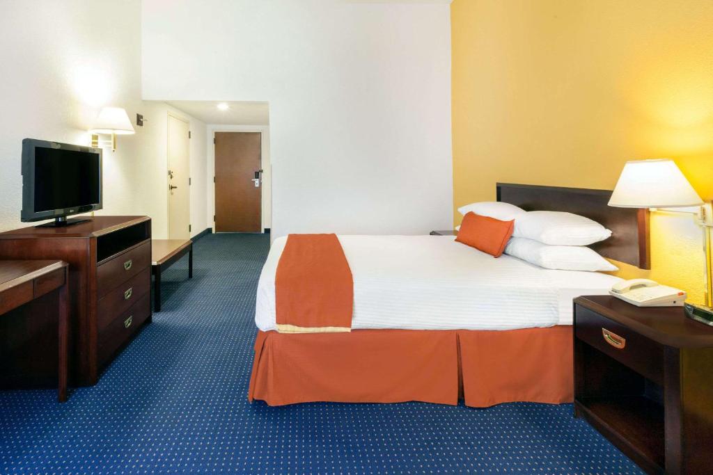 Двухместный (Номер с кроватью размера king-size – Подходит для гостей с ограниченными физическими возможностями) отеля Wyndham Garden Monterrey Norte, Монтеррей