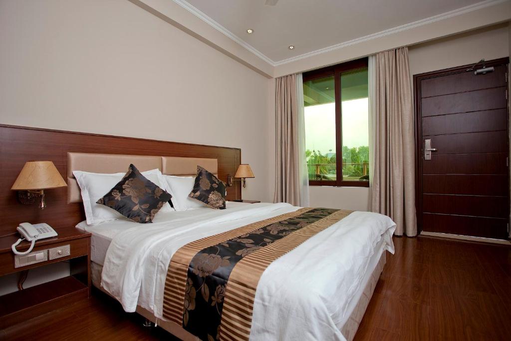 Двухместный (Двухместный номер Делюкс с 1 кроватью и балконом) гостевого дома Kaani Beach Hotel, Маафуши