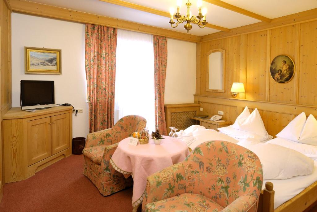 Двухместный (Бюджетный двухместный номер с 1 кроватью или 2 отдельными кроватями) отеля Hotel Bauer, Целль-ам-Зе