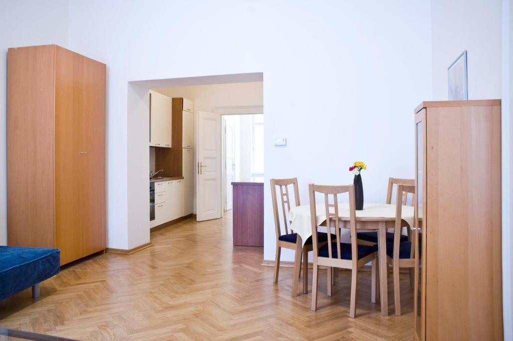 Апартаменты (Апартаменты с 1 спальней (для 4 взрослых)) апарт-отеля Ai Quattro Angeli, Прага