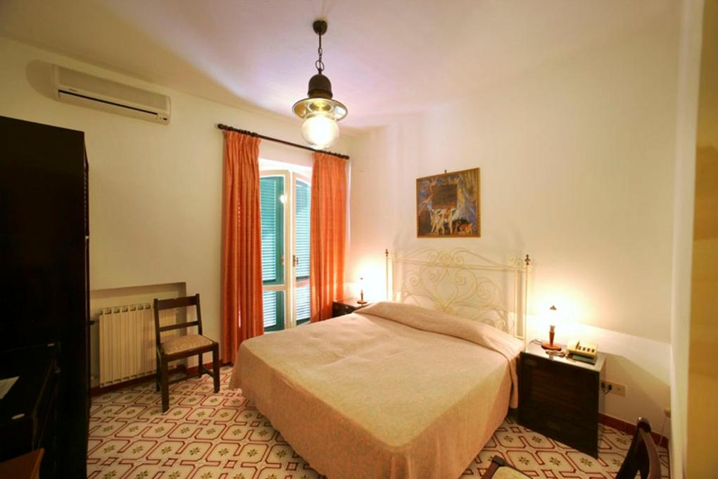 Двухместный (Классический двухместный номер с 1 кроватью) отеля Hotel Parco Maria Terme, Искья