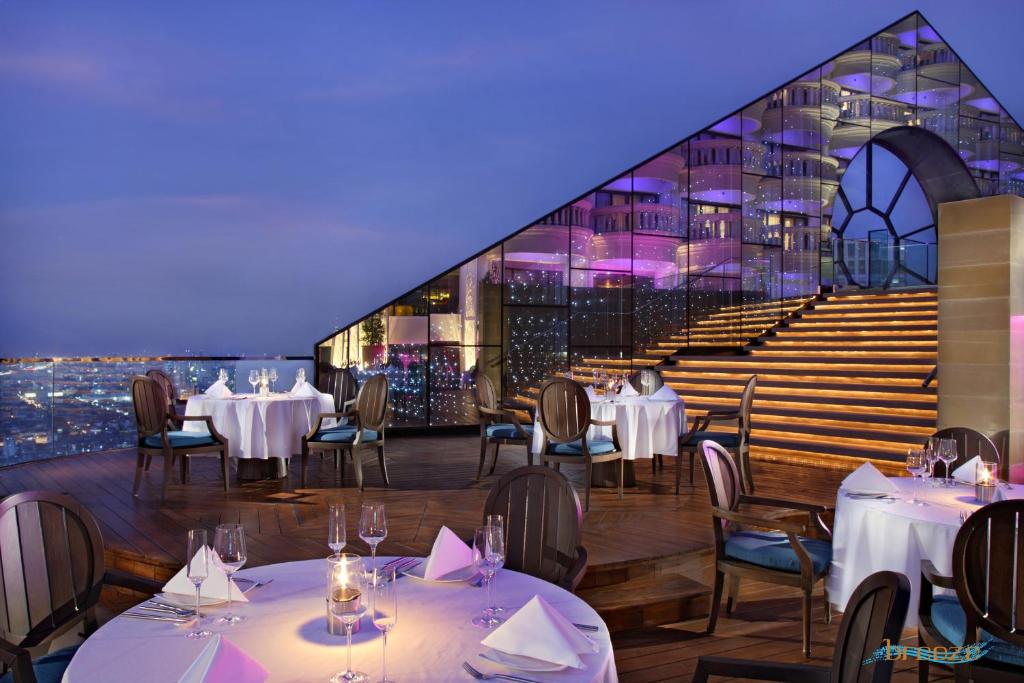 Отель Tower Club At lebua