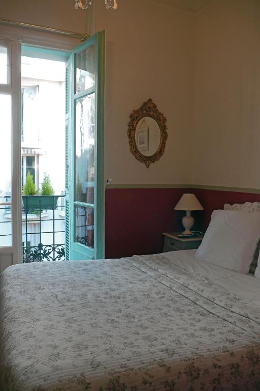 Двухместный (Традиционный двухместный номер с 1 кроватью) отеля Hotel Villa Rivoli, Ницца