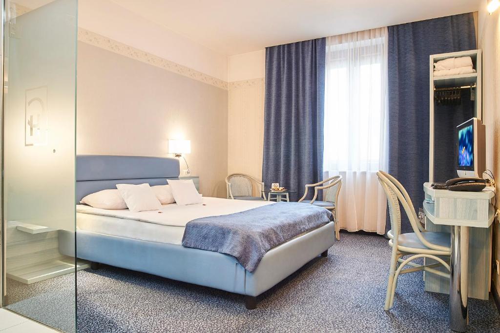 Двухместный (Стандартный двухместный номер с 1 кроватью) отеля Continental Forum Sibiu, Сибиу