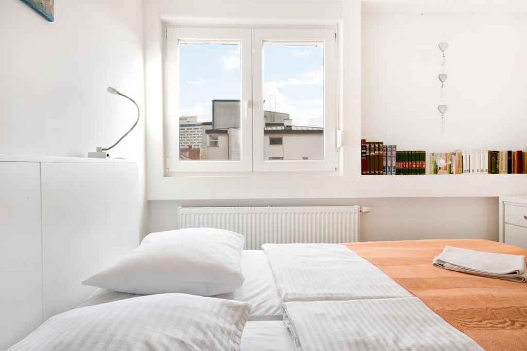 Двухместный (Двухместный номер «Комфорт» с 2 отдельными кроватями) гостевого дома Tia Apartments and Rooms, Загреб