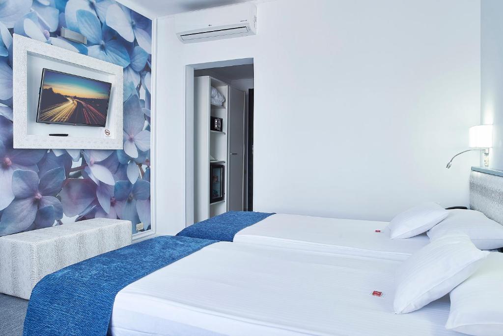 Двухместный (Двухместный номер бизнес-класса с 2 отдельными кроватями) отеля Continental Forum Oradea, Орадя