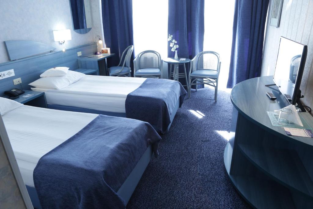 Двухместный (Двухместный номер эконом-класса с 2 отдельными кроватями) отеля Continental Forum Oradea, Орадя