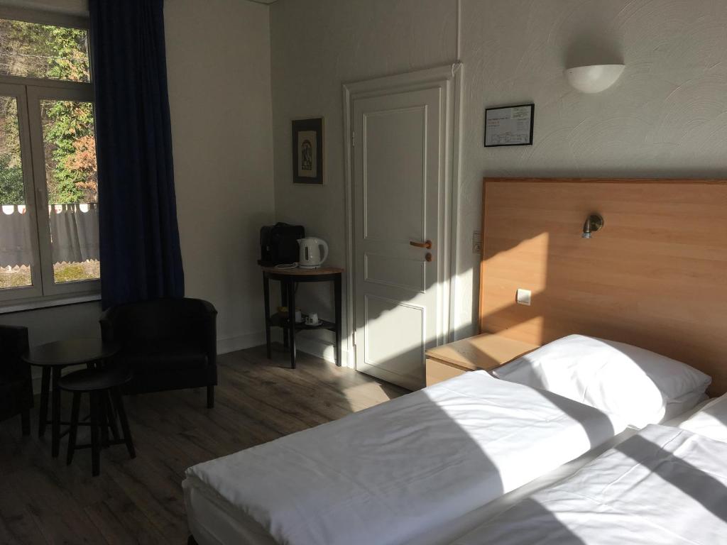 Двухместный (Двухместный номер «Комфорт» с 1 кроватью) отеля Parkhotel Villa des Effats Vielsalm, Вьельсальм