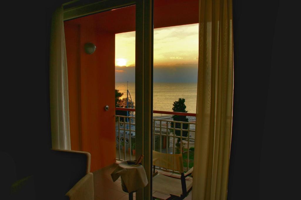 Двухместный (Номер «Премиум» с балконом - Со стороны моря) отеля Hotel Sol Umag, Умаг
