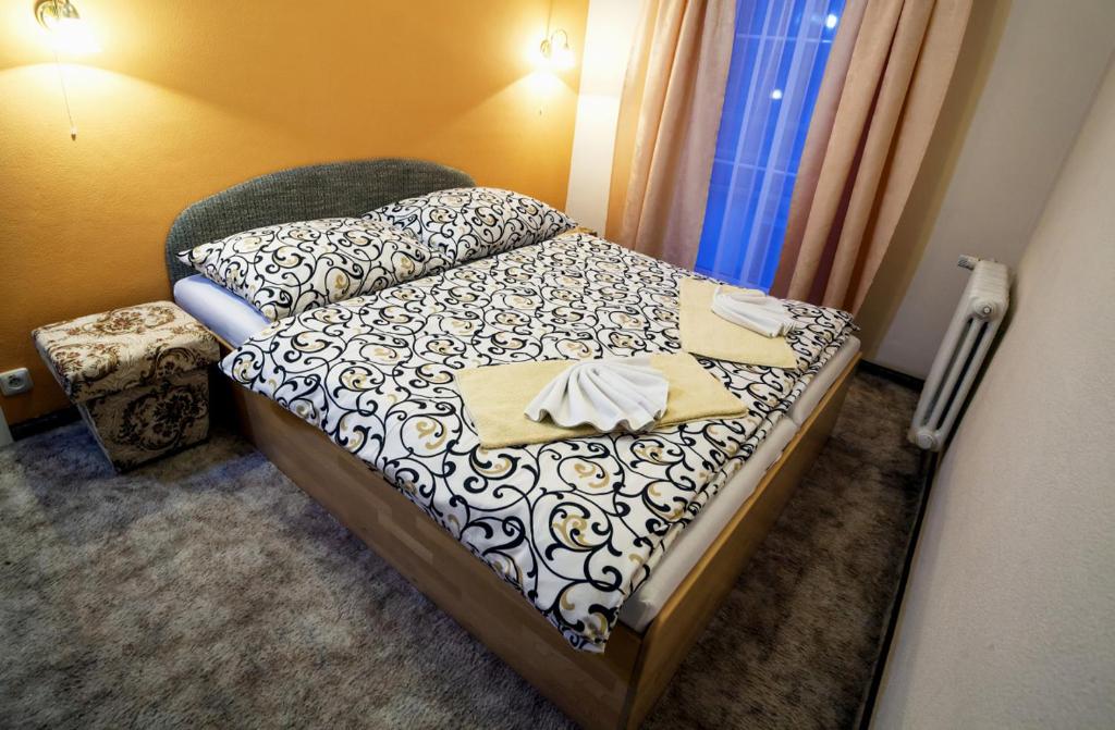 Двухместный (Двухместный номер с 1 кроватью или 2 отдельными кроватями) отеля Hotel Centrál, Турчьянске-Теплице