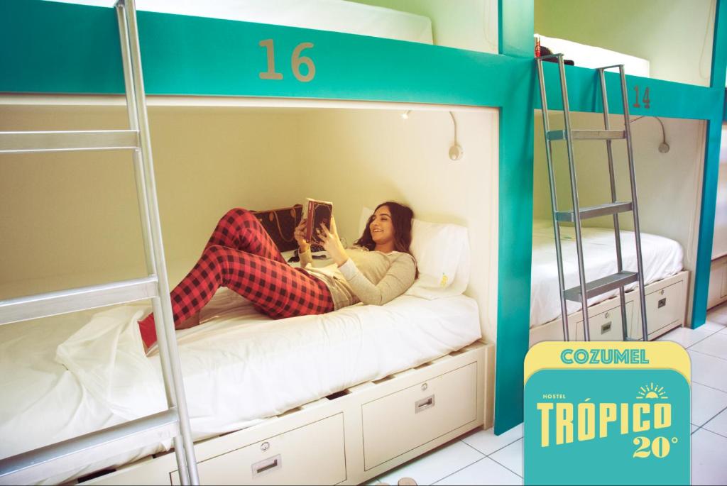 Одноместный (Односпальная кровать в общем номере для мужчин и женщин) хостела Hostel Tropico 20º, Косумель