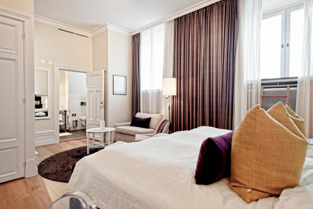 Двухместный (Улучшенный двухместный номер с 1 кроватью) отеля Hotel Villa Anna, Уппсала