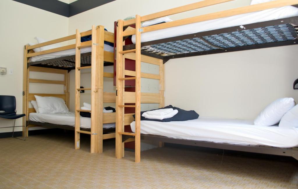 Номер (Кровать в общем 8-местном номере для женщин - С ванной комнатой), HI Chicago Hostel