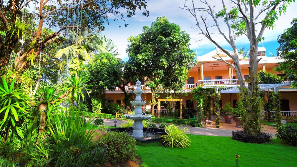 Двухместный (Стандартный двухместный номер с 2 отдельными кроватями и видом на сад) курортного отеля Kim Hoa Resort, Дуонг-Донг