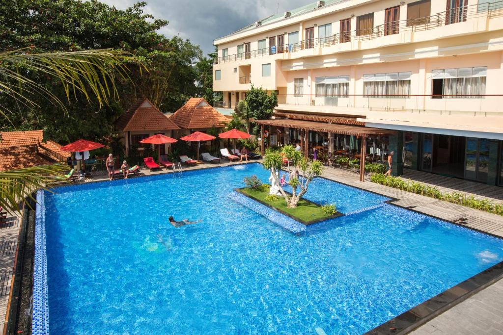 Двухместный (Улучшенные номера с видом на море) курортного отеля Kim Hoa Resort, Дуонг-Донг