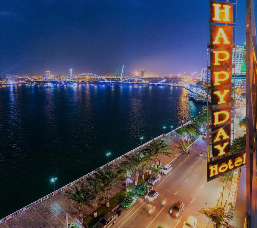 Отель Happy Day Hotel, Дананг