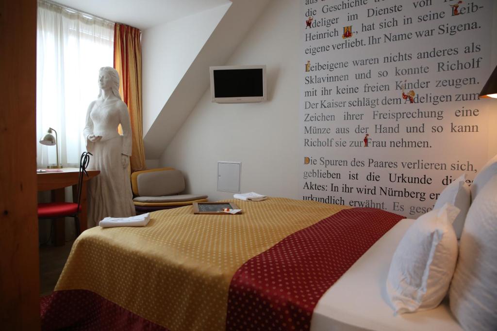 Одноместный (Небольшой одноместный номер) отеля Hotel Drei Raben, Нюрнберг