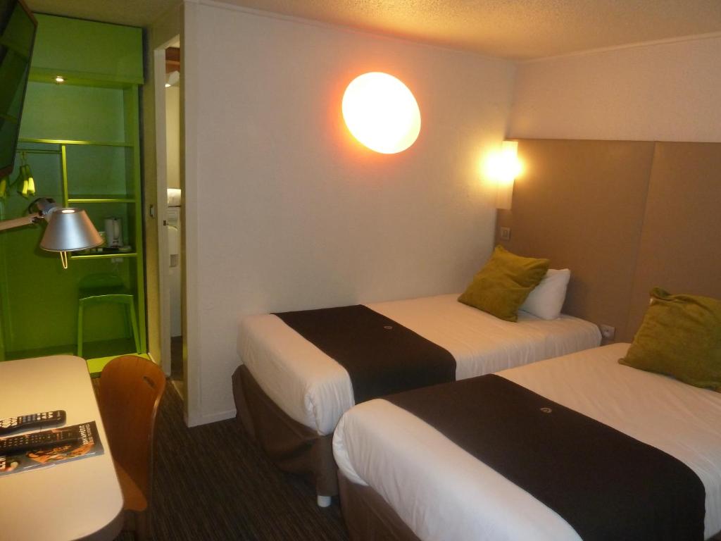 Двухместный (Двухместный номер с 2 отдельными кроватями) отеля Campanile Le Mans Centre, Ле-Ман