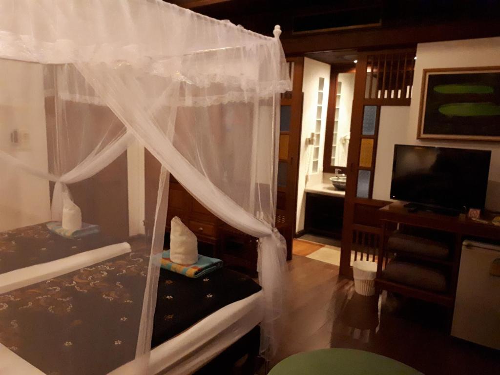 Двухместный (Улучшенный двухместный номер с 2 отдельными кроватями) курортного отеля Seapines Villa Liberg, Пхукет