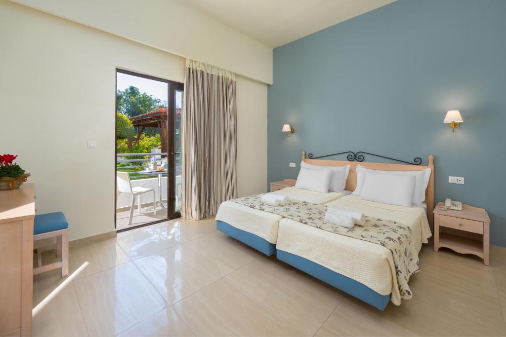 Двухместный (Двухместный номер с 1 кроватью или 2 отдельными кроватями) отеля Matoula Beach, Ялиссос