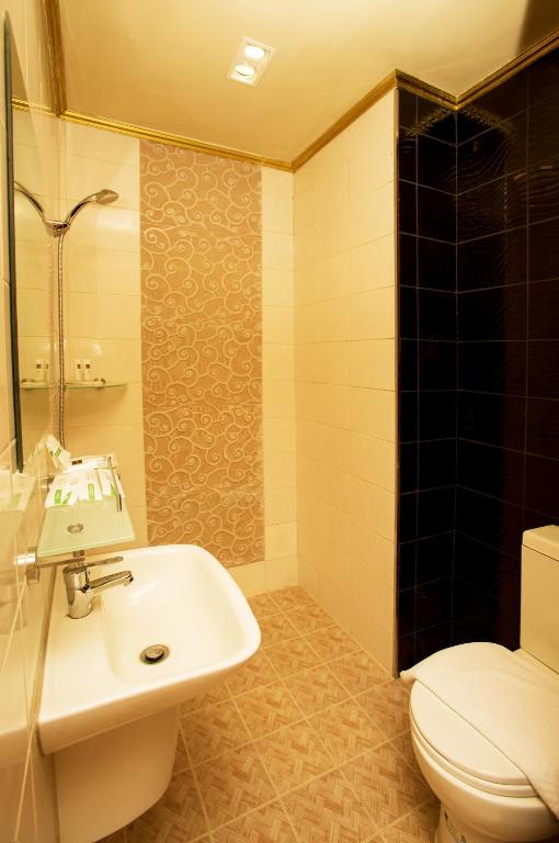 Двухместный (Superior Double King Room with Free One-way Airport Transfer) отеля Appleton Boutique Hotel Cebu, Мактан