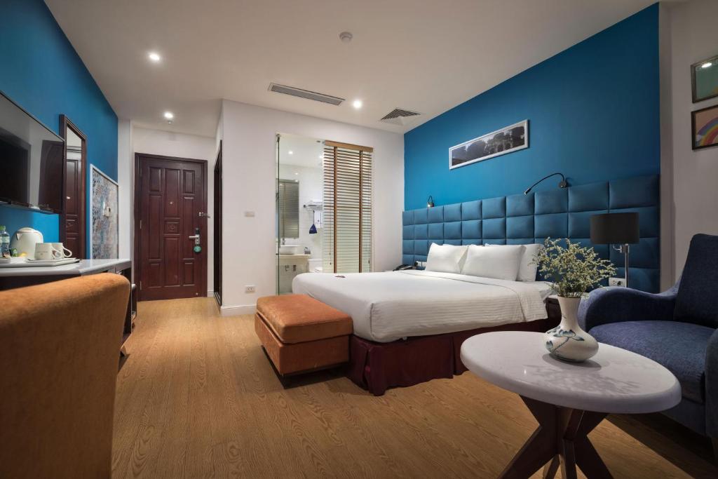 Двухместный (Двухместный номер Делюкс с 1 кроватью или 2 отдельными кроватями, вид на город) отеля Hanoi Morgans Hotel, Ханой