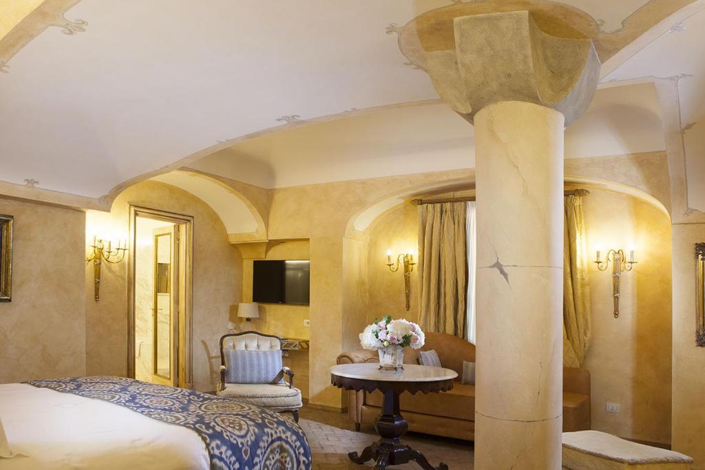 Двухместный (Номер Делюкс с кроватью размера «king-size») гостевого дома Palazzo Marziale, Сорренто