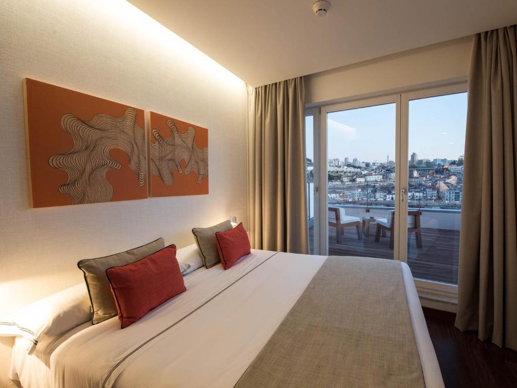 Двухместный (Двухместный номер с 1 кроватью и террасой) отеля Hotel Carris Porto Ribeira, Порту