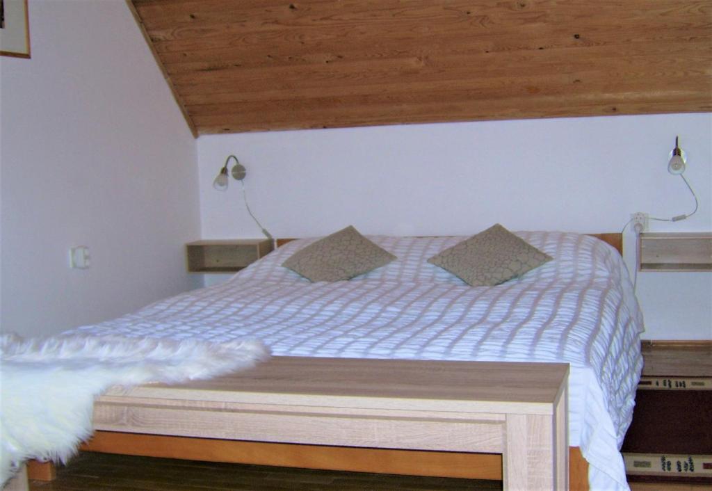 Двухместный (Двухместный номер «Комфорт» с 1 кроватью и балконом) гостевого дома Vila Vuk, Плитвицкие озёра