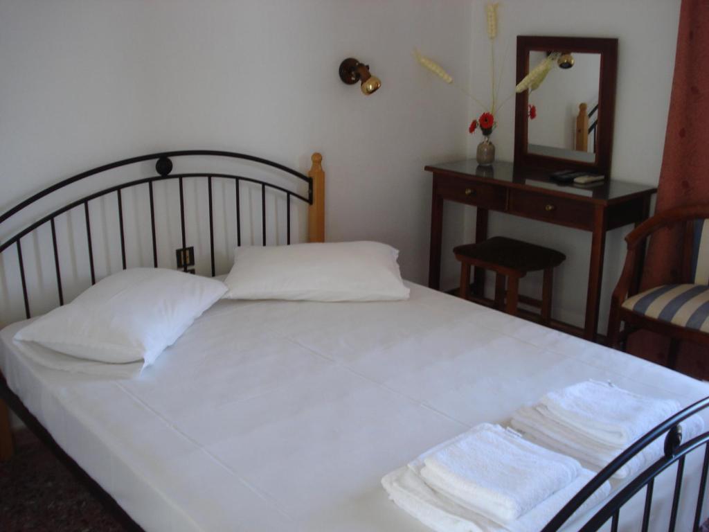 Двухместный (Стандартный двухместный номер с 1 кроватью или 2 отдельными кроватями и балконом) отеля Golden Beach Hotel, Сувала