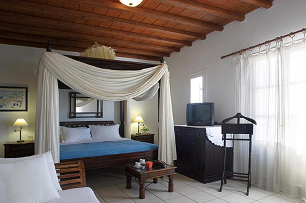 Двухместный (Улучшенный двухместный номер с 1 кроватью) апарт-отеля Zephyros, Парага