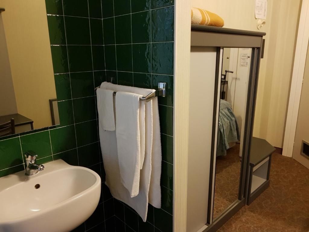 Одноместный (Одноместный номер с общей ванной комнатой) отеля Hotel Ada, Милан
