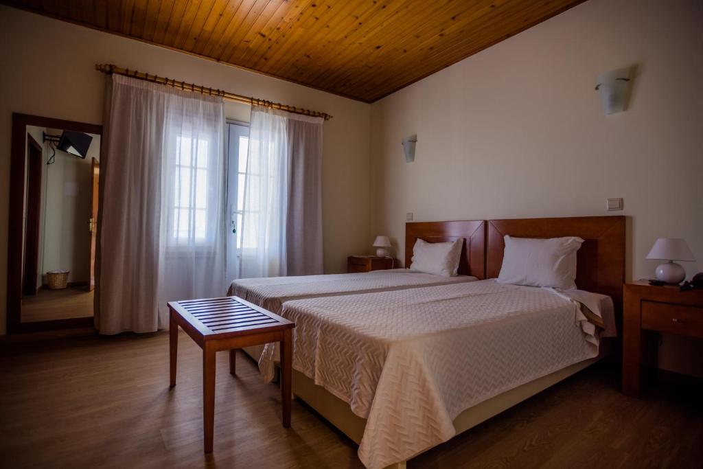 Двухместный (Улучшенный двухместный номер с 1 кроватью или 2 отдельными кроватями и видом на море) отеля Hotel Costa Linda, Порту-да-Круш