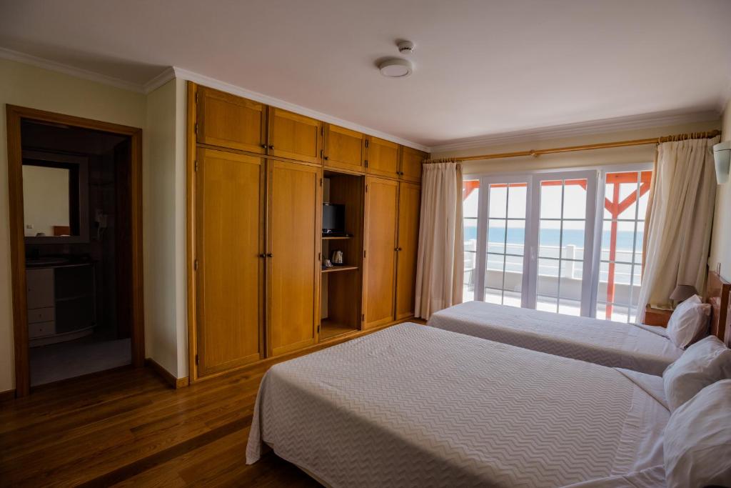 Сьюит (Люкс, вид на море) отеля Hotel Costa Linda, Порту-да-Круш