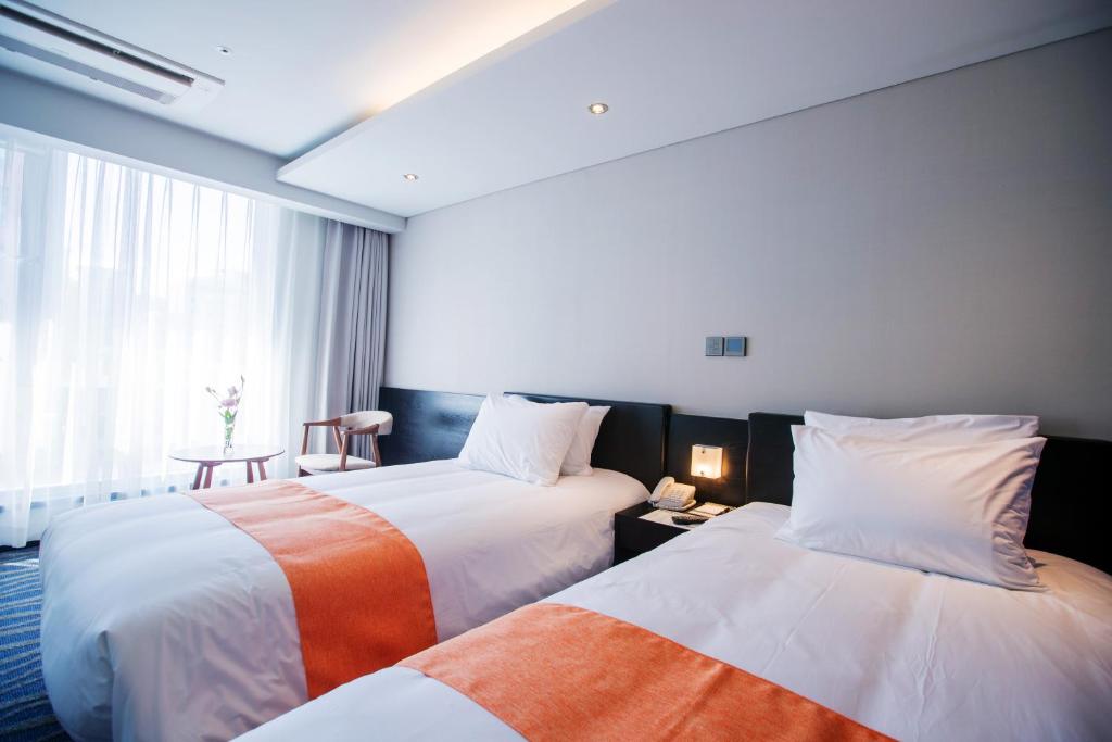 Howard Johnson Jeju Hotel Yeondong