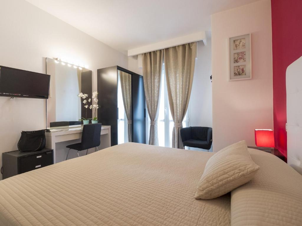 Двухместный (Двухместный номер с 1 кроватью или 2 отдельными кроватями (для 1 взрослого)) отеля Hotel Levante, Римини
