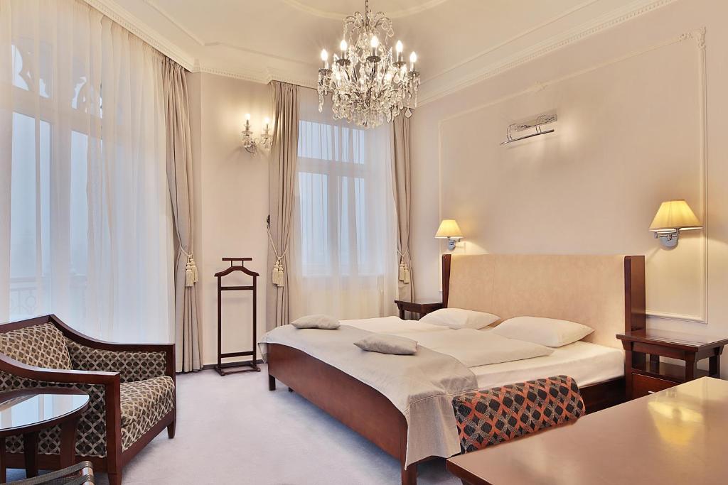 Двухместный (Улучшенный двухместный номер с 1 кроватью) отеля Sun, Марианские Лазне