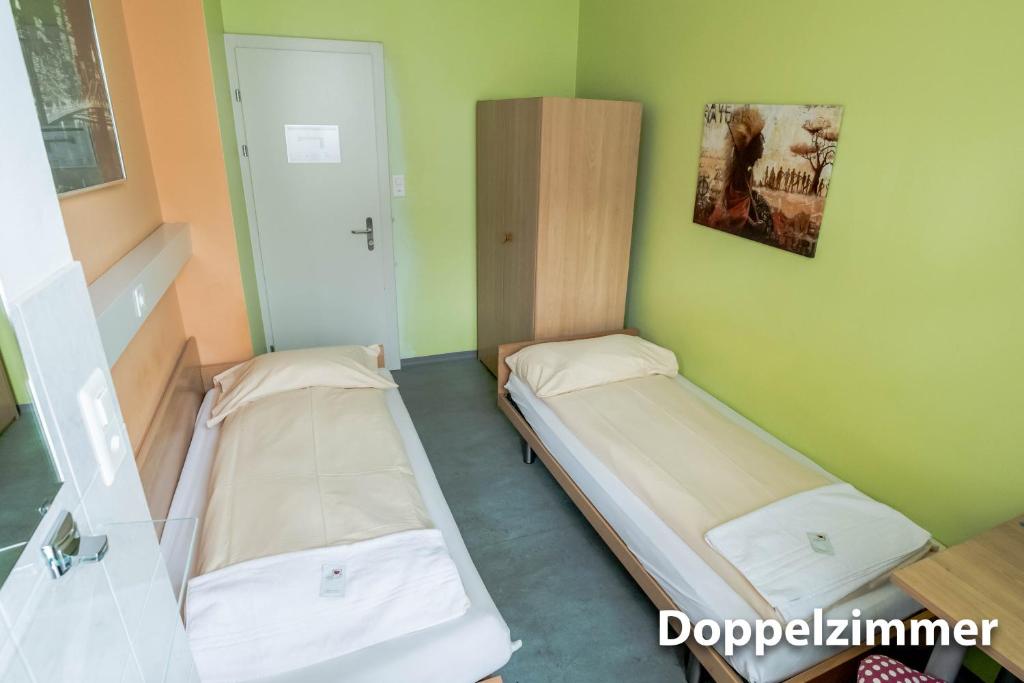 Двухместный (Двухместный номер с 1 кроватью и общей ванной комнатой) хостела Hotel Zak Schaffhausen, Шаффхаузен