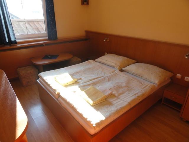 Двухместный (Двухместный номер с 1 кроватью или 2 отдельными кроватями) гостевого дома Penzion Eka, Брезно