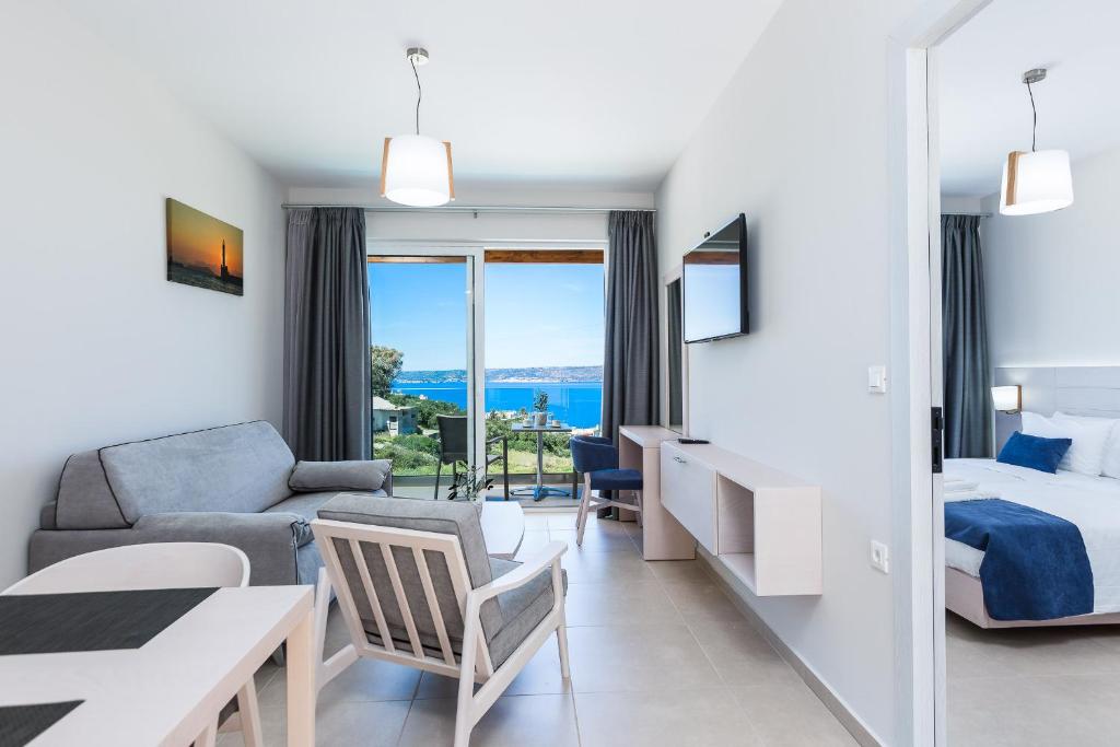 Апартаменты (Представительский люкс с видом на море) апарт-отеля Sun and Sea Plus Resort, Плака, Крит