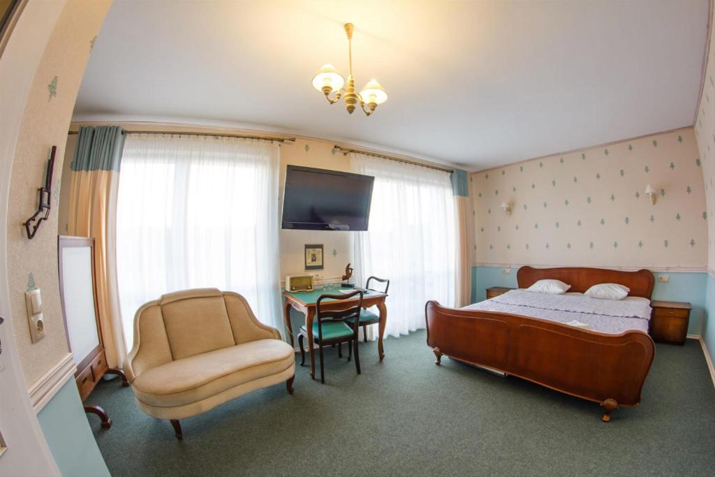 Двухместный (Номер с кроватью размера «king-size» и балконом) отеля GarageHotel, Влоцлавек