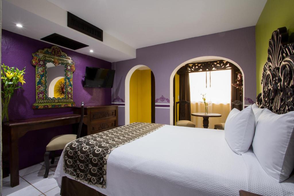 Двухместный (Улучшенный номер с 1 кроватью размера «king-size») отеля Playa Los Arcos, Пуэрто-Вальярта