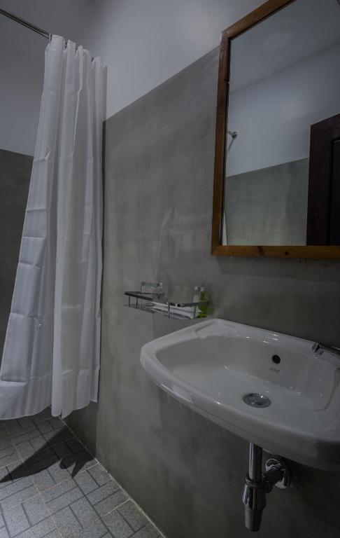 Трехместный (Triple Room - Complimentary Pick Up), Bokre Angkor Hostel