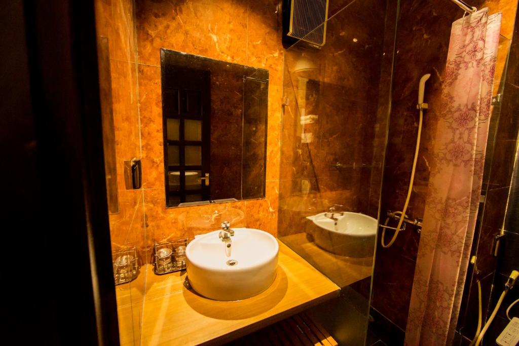 Апартаменты (Апартаменты с террасой), Elegant Studio Yet Kieu