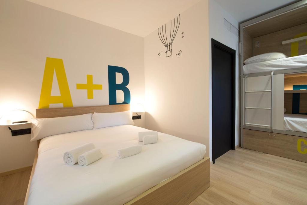 Двухместный (Двухместный номер с 1 кроватью или 2 отдельными кроватями) хостела For You Hostel Sevilla, Севилья