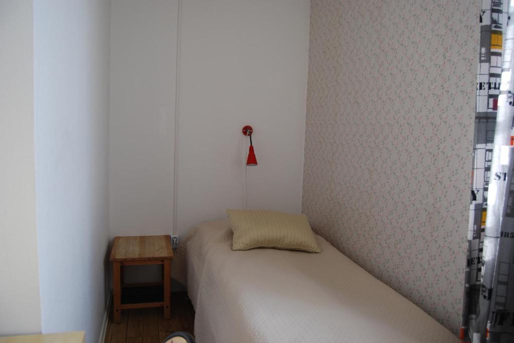 Одноместный (Одноместный номер с общей ванной комнатой) хостела Halmstad Hotell & Vandrarhem Kaptenshamn, Хальмстад