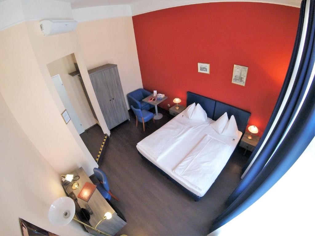 Двухместный (Стандартный двухместный номер с 1 кроватью) отеля Hotel Pension Excellence, Вена